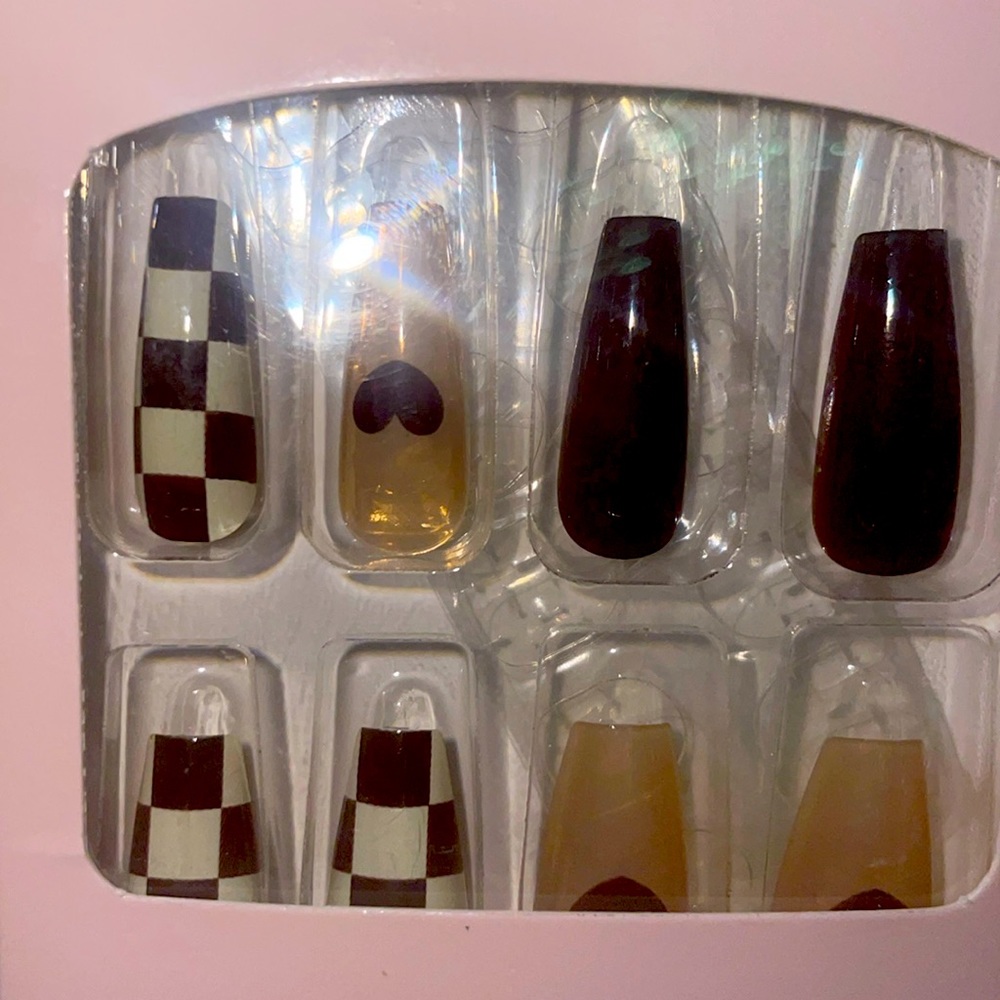 Brown press on nails heart coffin ⚰️ medium shaped squared